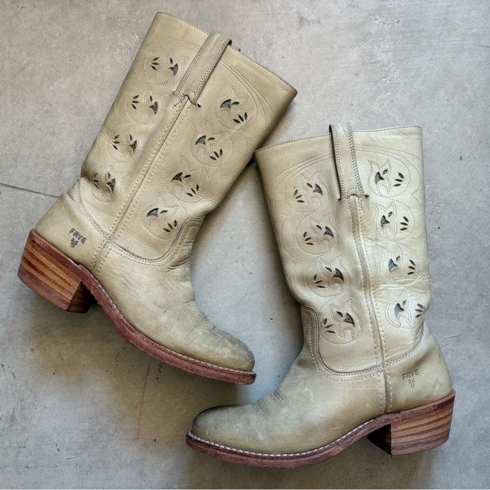 FRYE Campus Austin Boots - Picture 14 of 15
